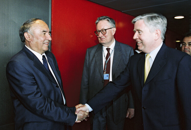 Fotografia 2: EP President meets the delegations of Uzbekistan.