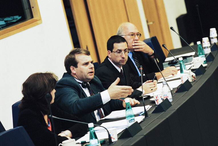 Foto 5: Intergroup meeting on animals