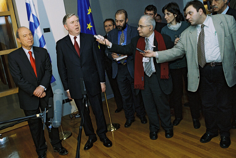 Fotografija 3: Press conference following the presentation of the Greek Presidency programme by Greek Prime Minister