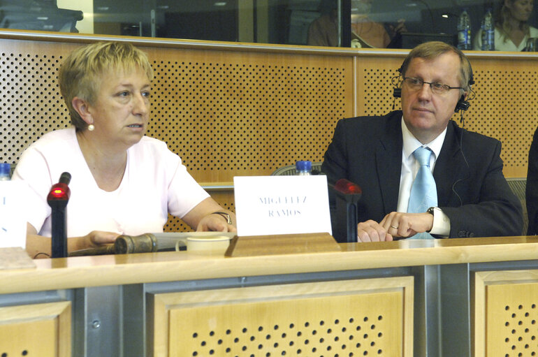 Foto 6: Meeting on fisheries with Finnish Minister of Agriculture