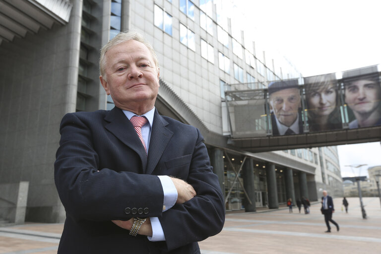 Foto 4: MEP Jim HIGGINS at the European Parliament in Brussels