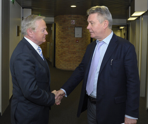 Fotografie 2: Jim HIGGINS meets Karel DE GUCHT EC Commissioner