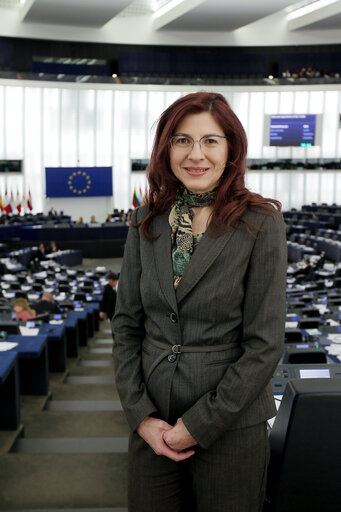 Foto 6: Romana JORDAN in Plenary during session week 11 2014 in Strasbourg