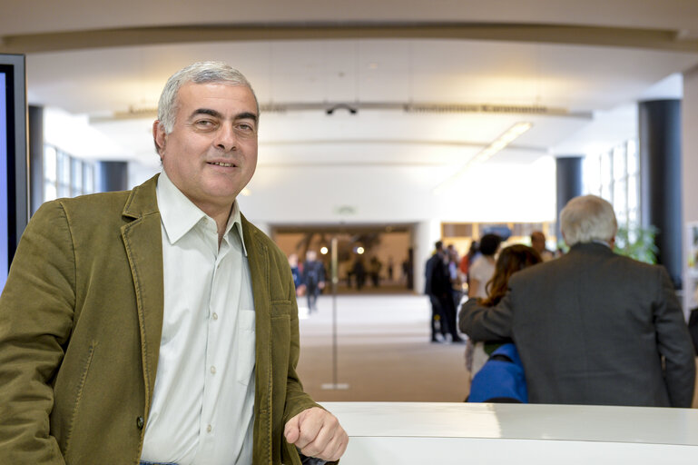 Fotografi 11: MEP Nikos CHRYSOGELOS at the European Parliament in Brussels