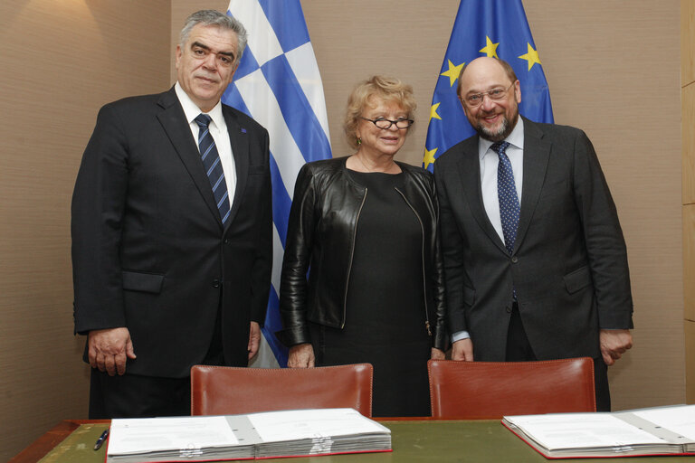 Fotografija 4: LEX Signing including Tobacco Directive