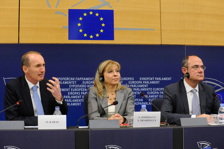 Photo 7 : Press Conference with MEP Othmar KARAS and Anni PODIMATA