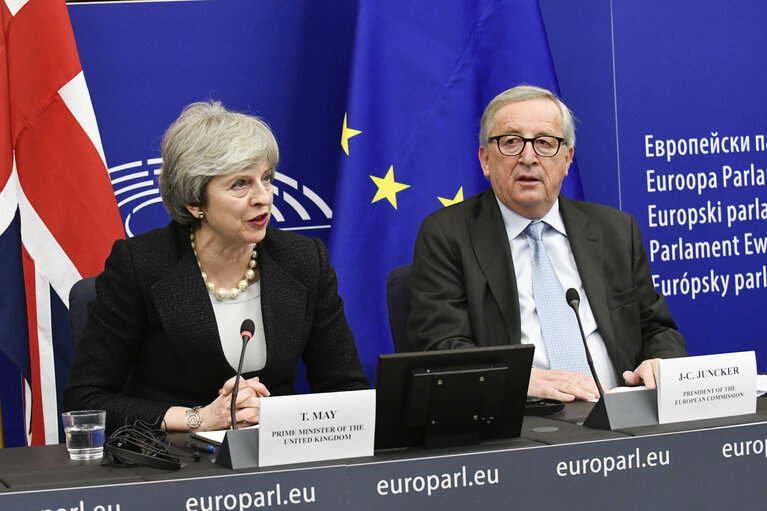 Press conference by Jean-Claude JUNCKER, EC President and by Theresa MAY, British Prime Minister following their meeting in Strasbourg