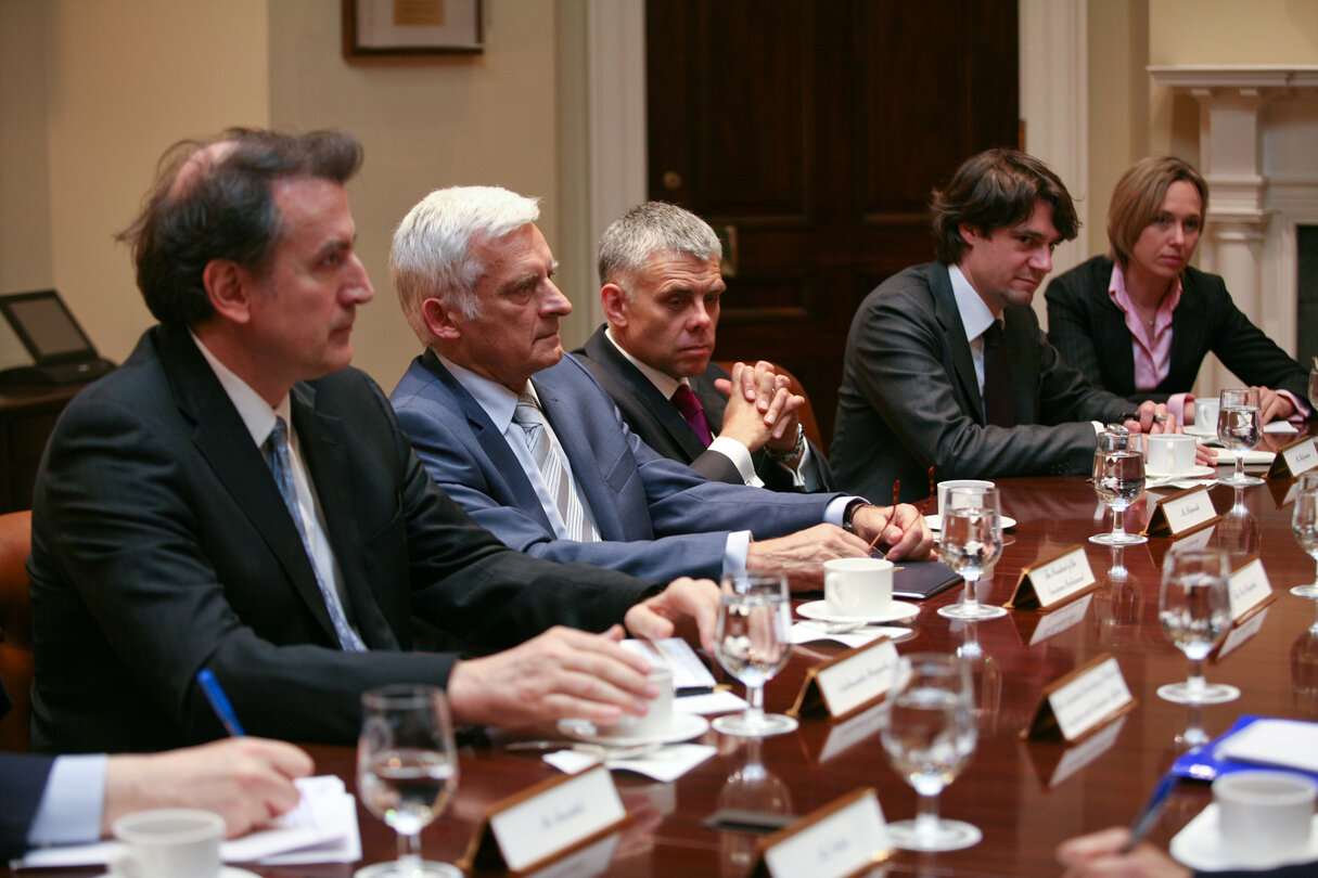 Jerzy Buzek, EP President, meets with Vice President Joe Biden at the White House during his visit to Washington to attend various meetings and the Transatlantic Week Conference