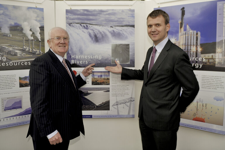 Foto 1: MEP Pat the Cope GALLAGHER meets with the Ambassador of Iceland