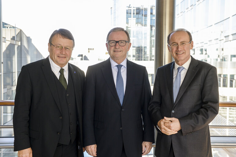 Fotografia 3: Othmar KARAS meets with Austrian EPP MEPS and Vice President of Austrian Parliament, Karlheinz KOPF