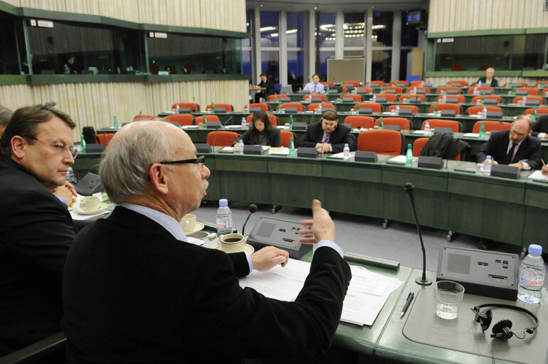''L'éthique dans les finances publiques de l'UE'' Commissaire Janusz Lewandowski