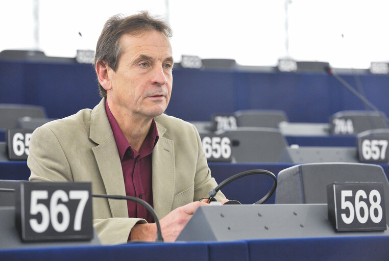 Chris DAVIES in plenary chamber in Strasbourg