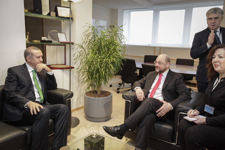 Φωτογραφία 1: EP President meets with the Turkish Prime Minister at the EP in Brussels.