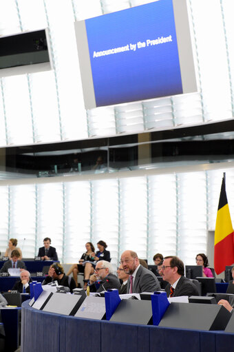 Foto 2: EP President chairs vote on banking union