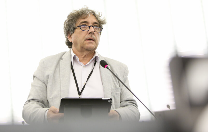 Ricardo SERRAO SANTOS in plenary session in Strasbourg