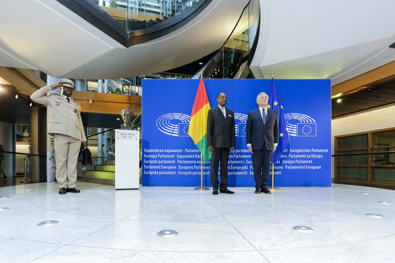 Official visit of the President of Guinea.Official welcome