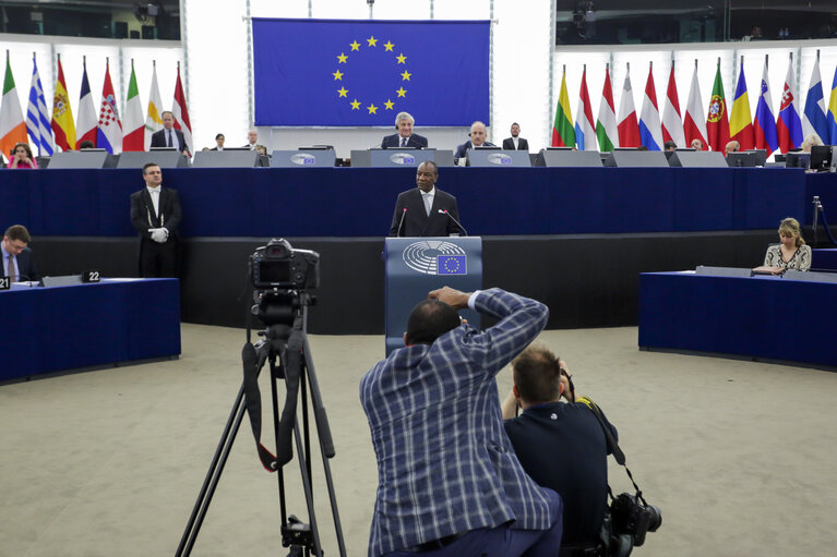 Official visit of the President of Guinea.Formal sitting in plenary session