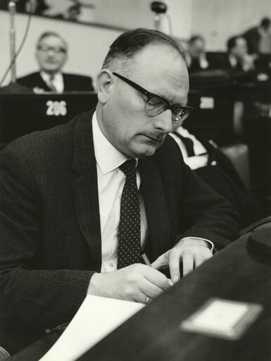 Constitutive session of the new European Parliamentary Assembly in january 1962