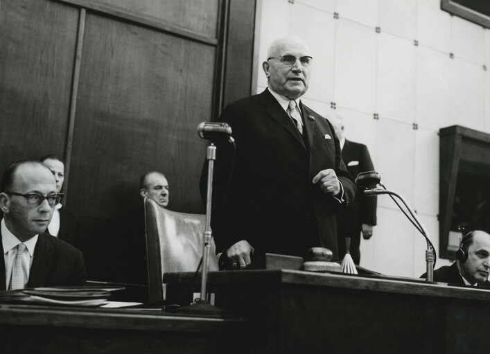 Photo 4: Election of Gaetano MARTINO during the European Parliamentary Assembly on the 30th of March 1962