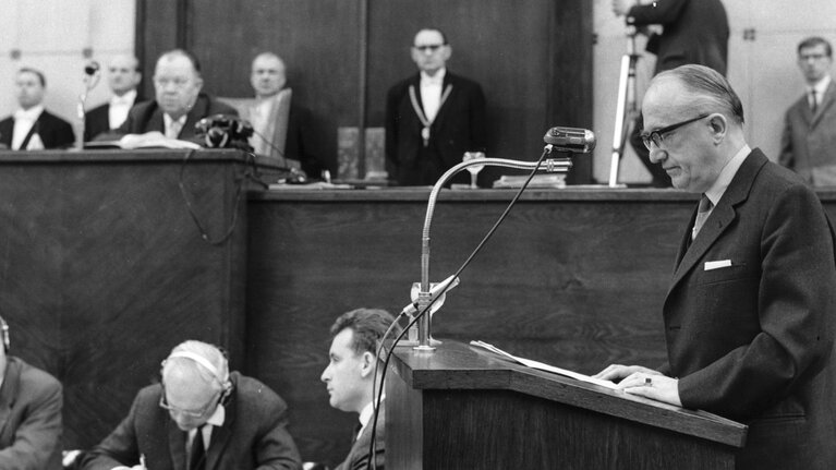 Fotografija 13: Walter HALLSTEIN during the European Parliamentary Assembly on the 30th of March 1962