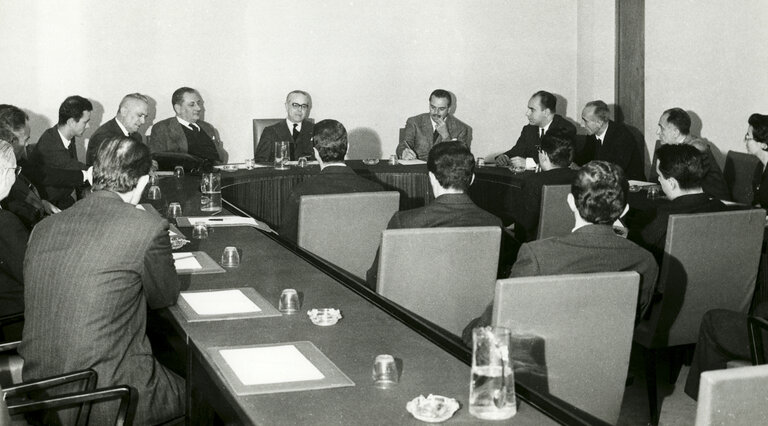 Foto 9: European Parliamentary Assembly changes its name into European Parliament in May 1962