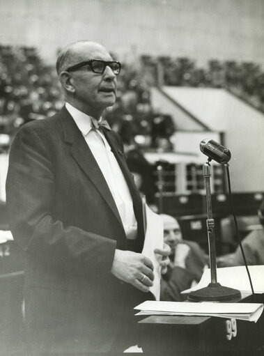 Foto 7: European Parliamentary Assembly changes its name into European Parliament in May 1962