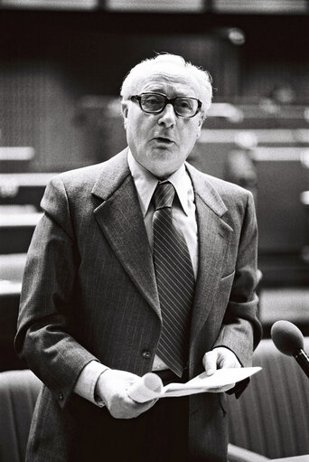 Foto 5: Johannes BROEKSZ, Member of the European Parliament, during a session in Strasbourg in March 1977.