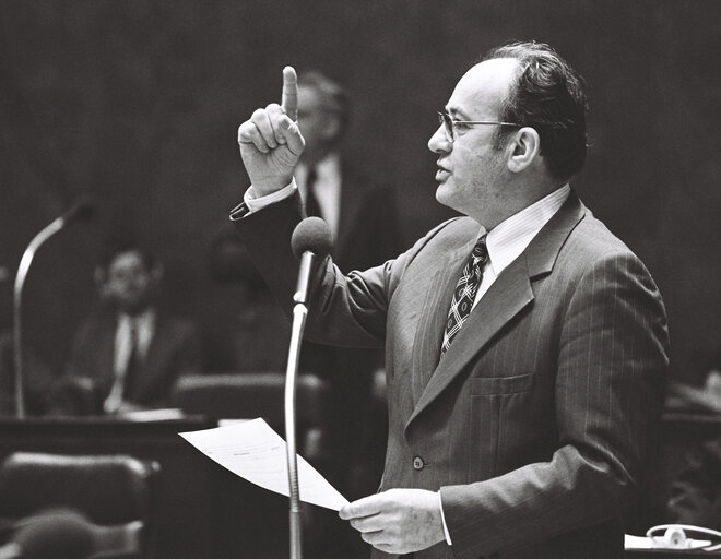 Fotografi 2: Michel COINTAT MEP during a plenary session in Luxembourg in March 1977