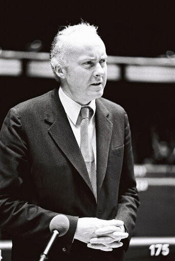 Foto 32: The delegue Sir Brandon RHYS WILLIAMS during a session in Strasbourg in March 1977.