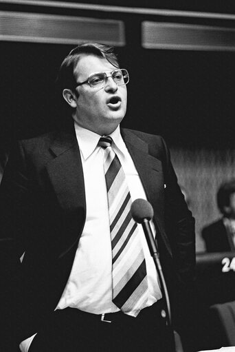 Fotografija 29: The delegue Manfred SCHMIDT during a session in Strasbourg in March 1977.