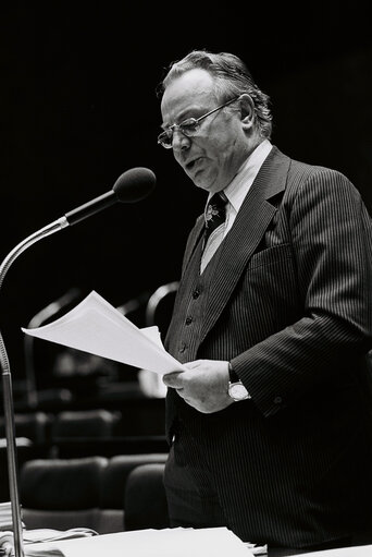 Foto 16: The delegue Peter BRUGGER during a session in Luxembourg in April 1978.