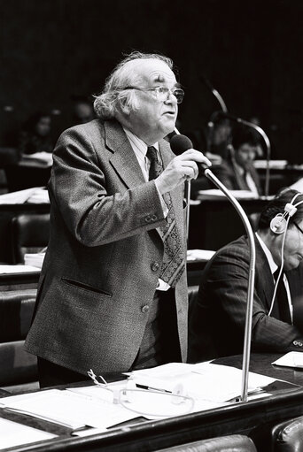 The delegue Ernest Alan FITCH during a session in Luxembourg in December 1978.