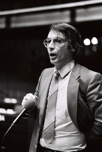 Снимка 2: The MEP Hemmo J. MUNTINGH during a session in Strasbourg in January 1980.