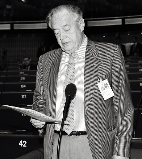 Fotografija 4: Erik HOFFMAYER, President of the Committee of Gouvermens of Central Bank at the European Parliament.