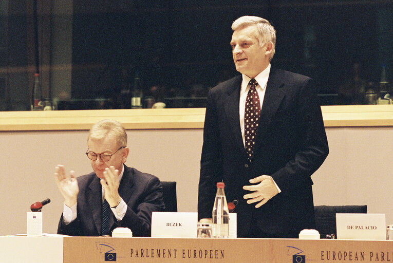 Photo 7 : EPP group meeting - Exchange of views with Jerzy BUZEK, Prime Minister of Poland