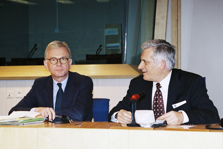 Photo 17 : EPP press conference with Jerzy BUZEK, Prime Minister of Poland