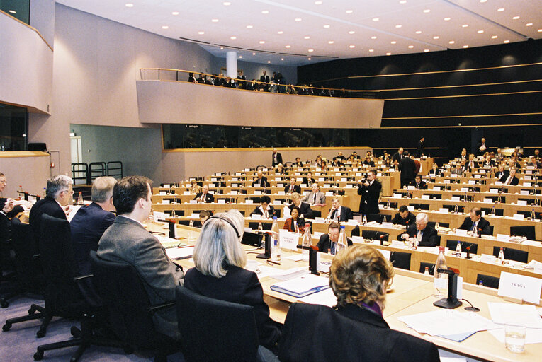 Photo 3 : EPP group meeting - Exchange of views with Jerzy BUZEK, Prime Minister of Poland