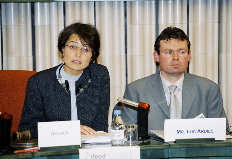 Valokuva 6: Meeting in Strasbourg with Marianne THYSSEN and Luc ARDIES