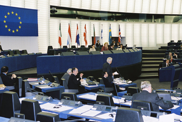 Fotografija 4: PLenary session in Strasbourg - Statement by COuncil and Commission on the use of depleted uranium in Bosnia and Kosovo - Balkans syndrome