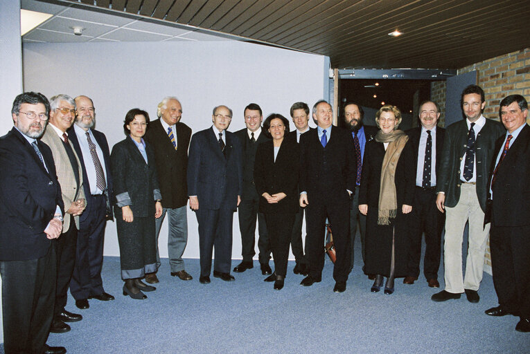 Fotó 6: Otto von HABSBURG adresses MEPs during a meeting in Strasbourg