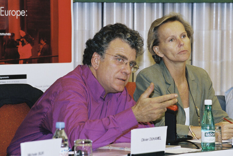 Fotografija 4: Olivier DUHAMEL, Christine OCKRENT during the conference 'Media and Europe, Me and You' in Strasbourg in July, 2001.