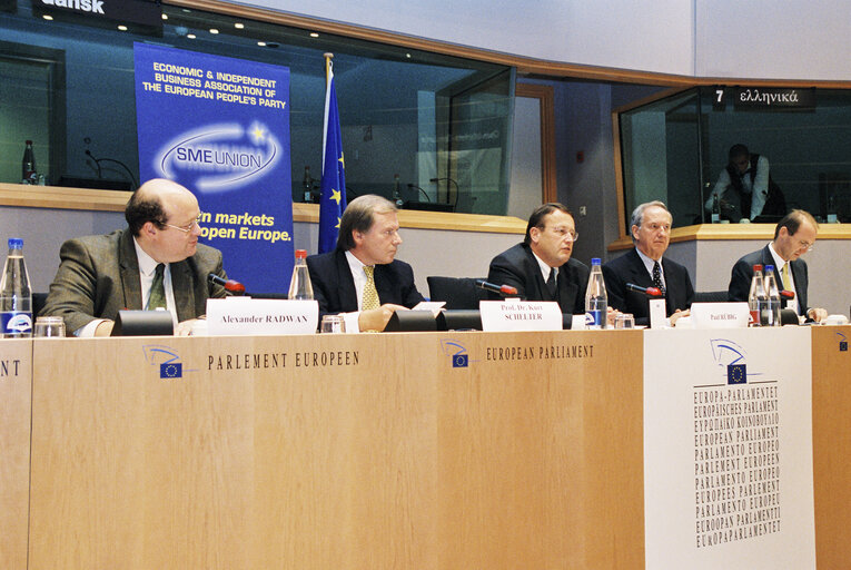 Foto 3: Small and Medium Enterprises Union Meeting