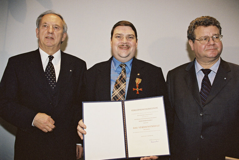 Foto 6: German MEPs are awarded the German 'Verdienstkreuz' (Merit Cross of the Federal Republic of Germany)