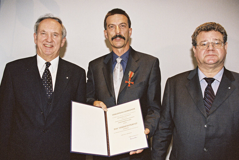 Foto 3: German MEPs are awarded the German 'Verdienstkreuz' (Merit Cross of the Federal Republic of Germany)