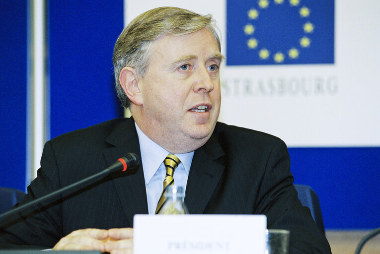 Foto 12: First press conference of Pat COX as EP President after his election in Strasbourg