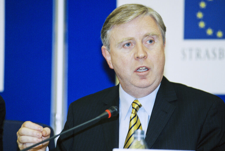 Φωτογραφία 3: First press conference of Pat COX as EP President after his election in Strasbourg