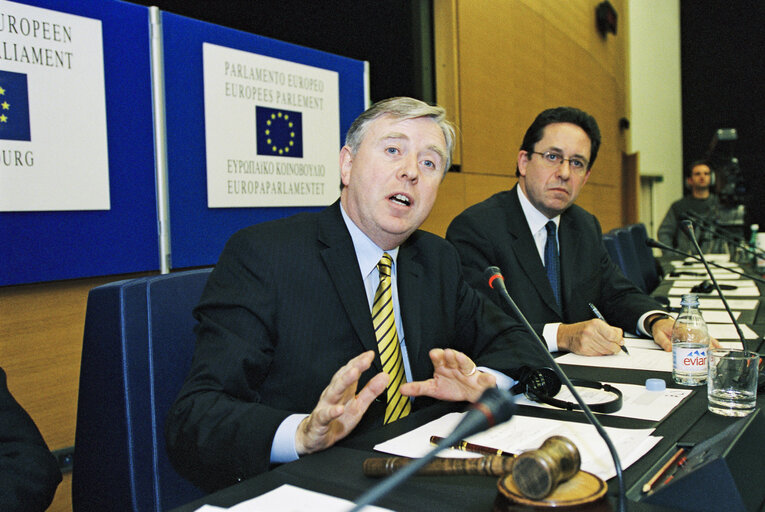 Φωτογραφία 6: First press conference of Pat COX as EP President after his election in Strasbourg