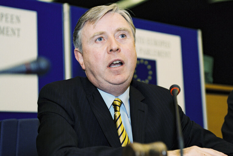 Φωτογραφία 8: First press conference of Pat COX as EP President after his election in Strasbourg