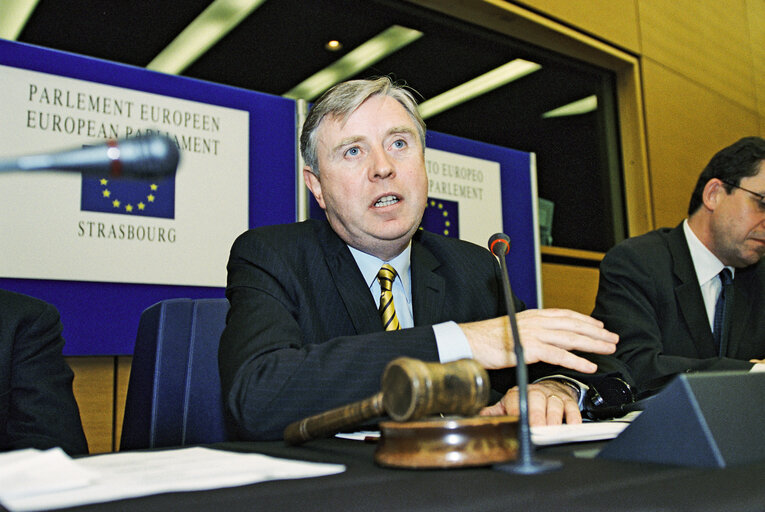 Φωτογραφία 13: First press conference of Pat COX as EP President after his election in Strasbourg