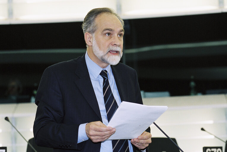 Foto 7: MEP Dominique F.C. SOUCHET takes part in a plenary session in Strasbourg